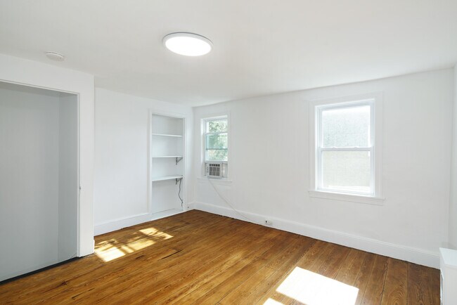 Building Photo - 1521 Palethorp St