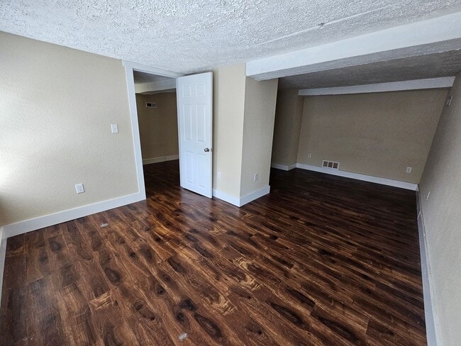 Building Photo - 1209 S Lincoln St
