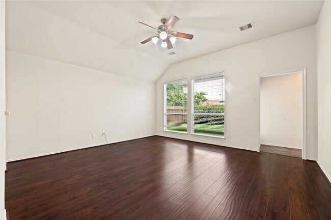 Building Photo - 2822 Lakecrest Forest Dr