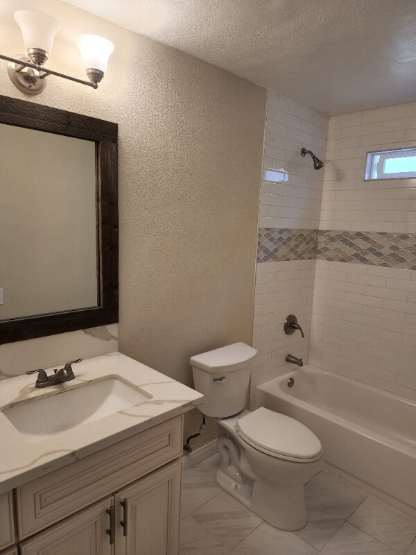 Building Photo - 8580 Golden Ridge Rd