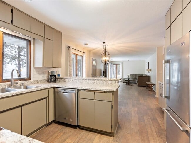 Building Photo - 3 Bedroom House on Mille Lacs Lake - All U...