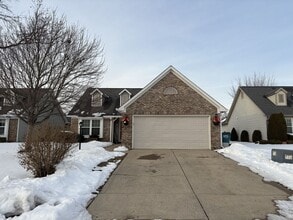 Building Photo - 3044 Village Park N Dr