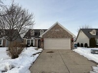 Building Photo - 3044 Village Park N Dr