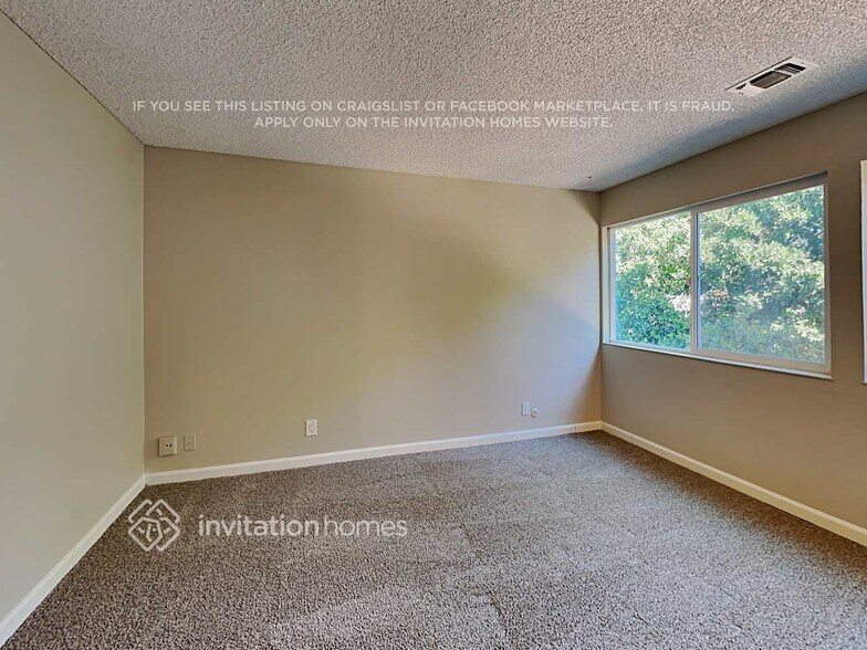 Building Photo - 9236 Linda Rio Dr