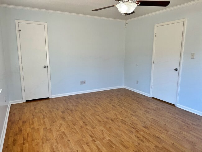 Building Photo - 115 Fieldcrest Dr