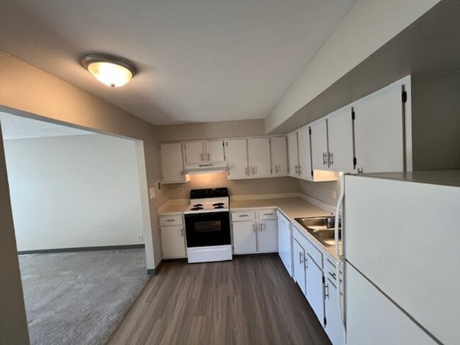 Building Photo - 50% off for your first 4 Months!!!