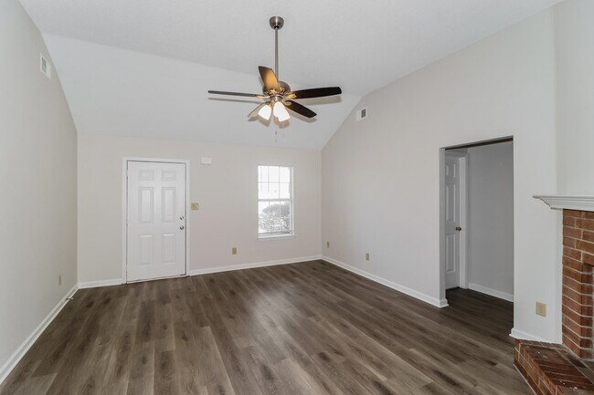 Building Photo - 7033 Ireland Dr
