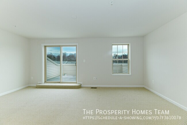 Building Photo - 2744 Fredericksburg Rd
