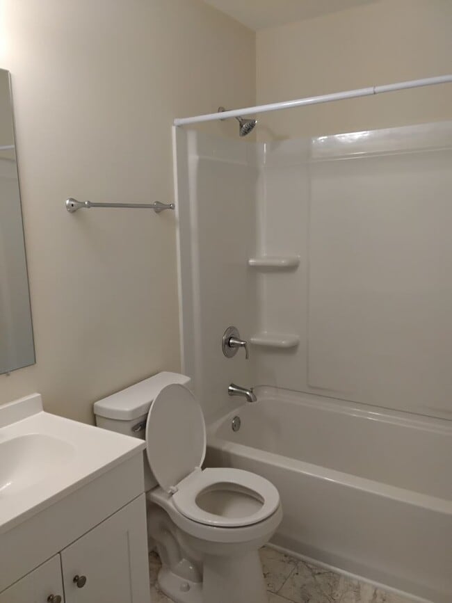 Building Photo - Cute duplex in Beaufort