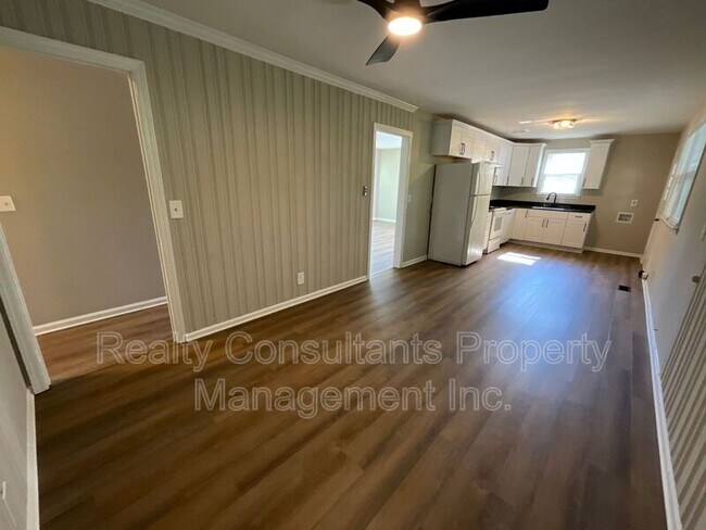 Building Photo - 1413 Gracewood Dr