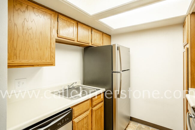 Building Photo - 850 Tenderfoot Hill Rd