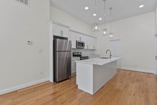 Building Photo - 530 N Carrollton Ave