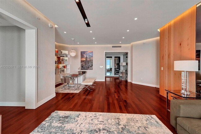 Building Photo - 16051 Collins Ave