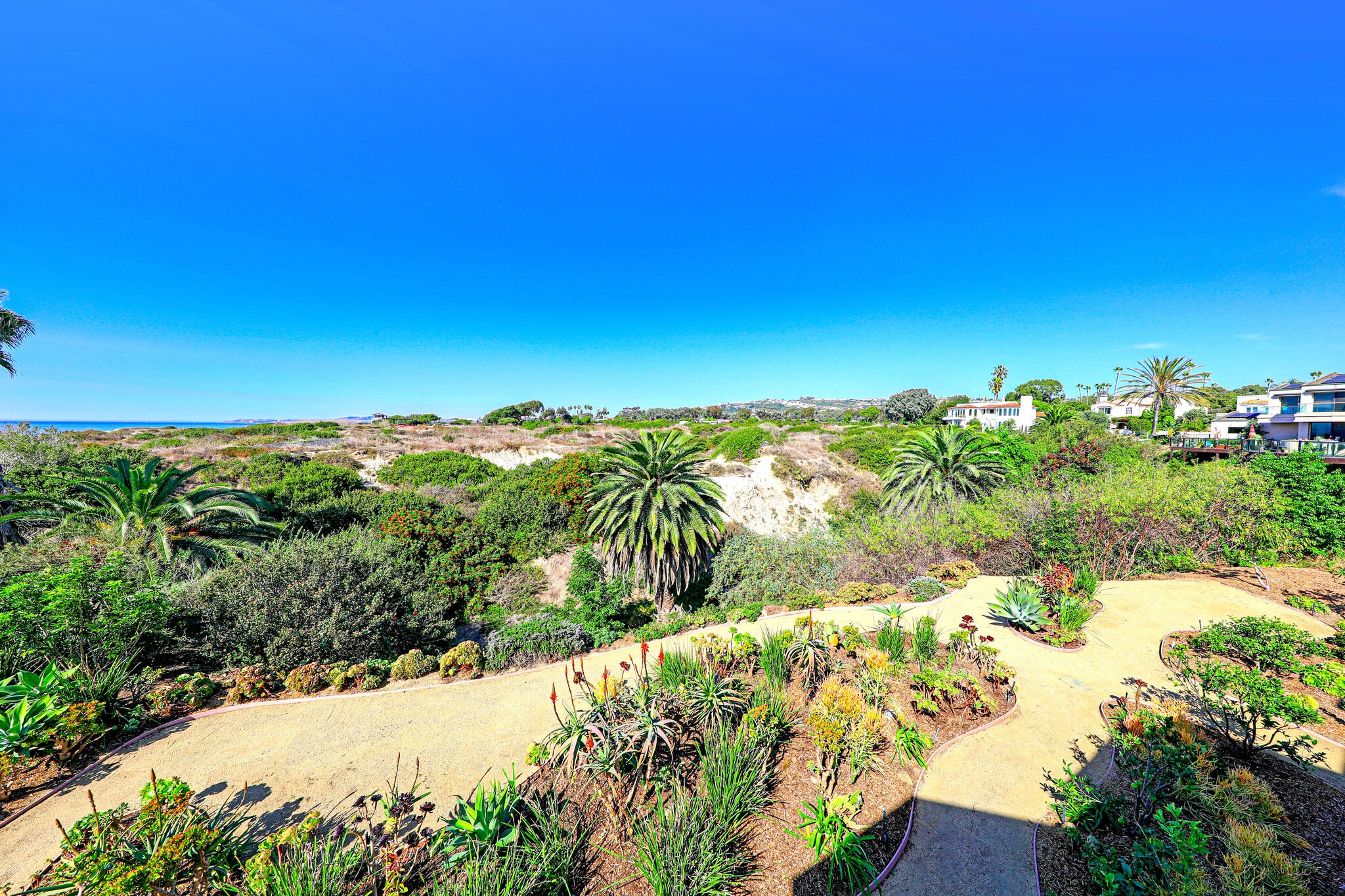 Building Photo - 3811 Vista Blanca