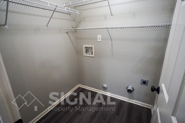Building Photo - 112 Timberleaf Cir
