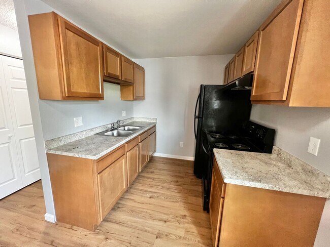 Building Photo - Myers Court