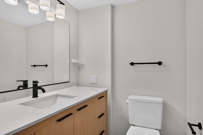 Building Photo - Beautiful 2BR/2BA Townhome with Valley Views, Covered Parking & In-Unit Laundry