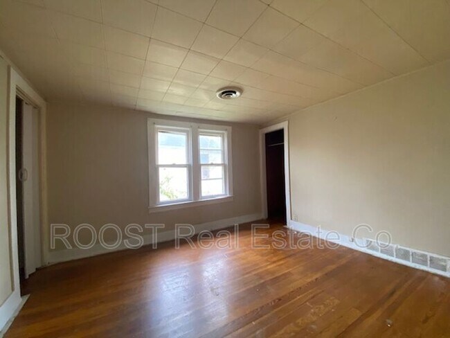 Building Photo - 1606/1608 W High St.