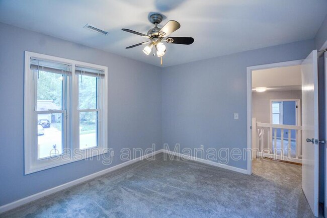 Building Photo - 2156 Forest Lakes Blvd