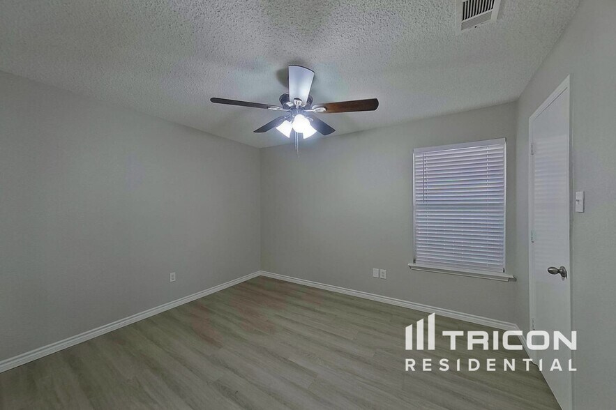 Building Photo - 10544 N Haven Dr