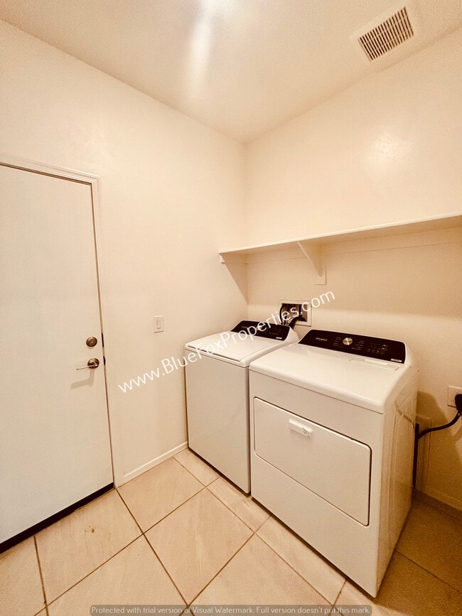 Building Photo - 12612 N Krista Ave