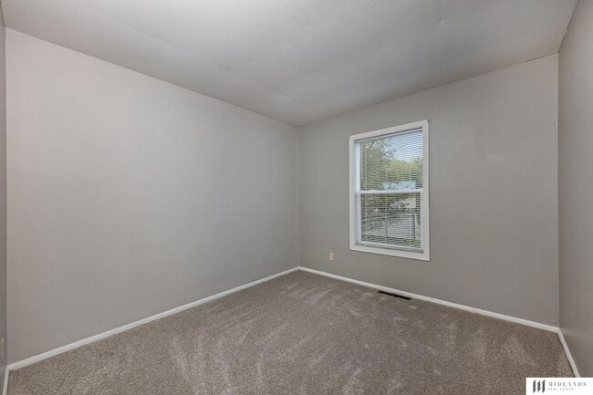 Building Photo - 7425 S 69th St