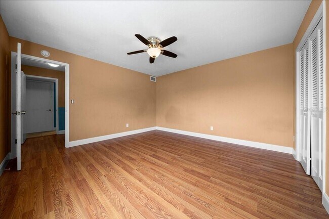 Building Photo - 2142 NE 45th Ave