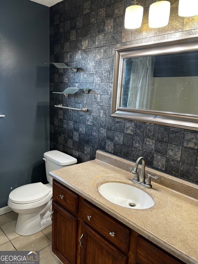 Building Photo - 300 Flamingo Dr