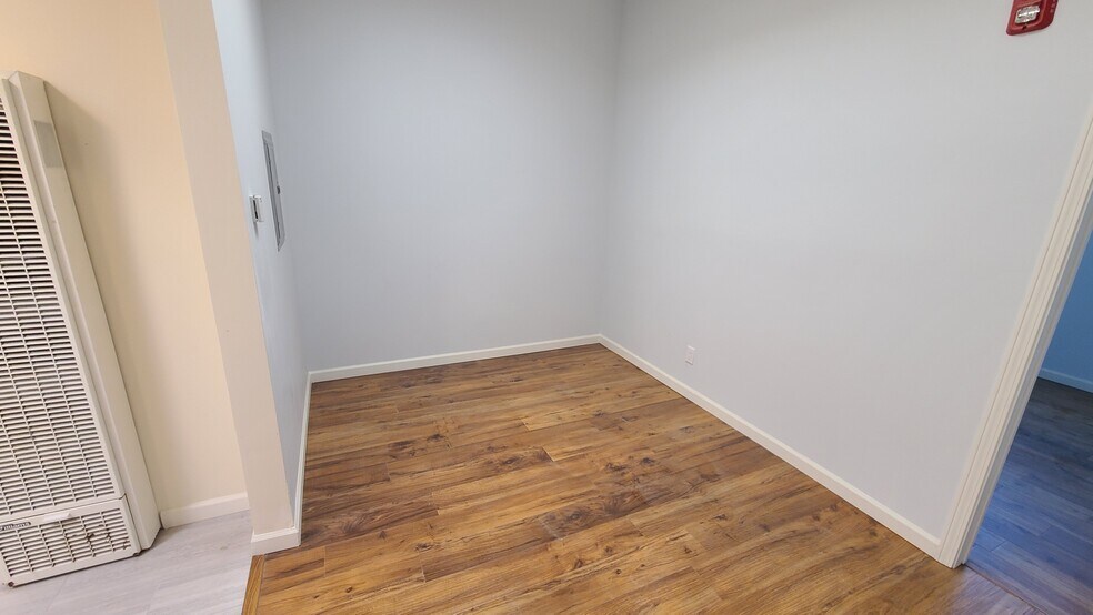 Building Photo - 1309 Solano Ave