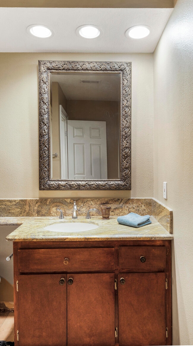 Building Photo - 182 Desert Falls Cir