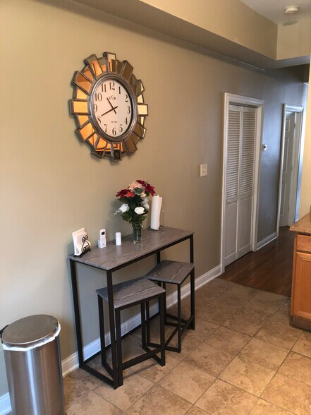 Building Photo - 6630 S Ingleside Ave