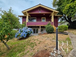 Building Photo - Cozy 1-Bed Duplex with Open Concept Living...