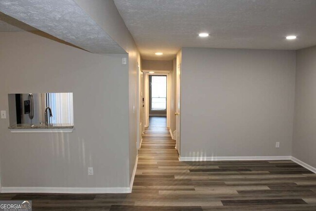 Building Photo - 1010 Mariners Ct