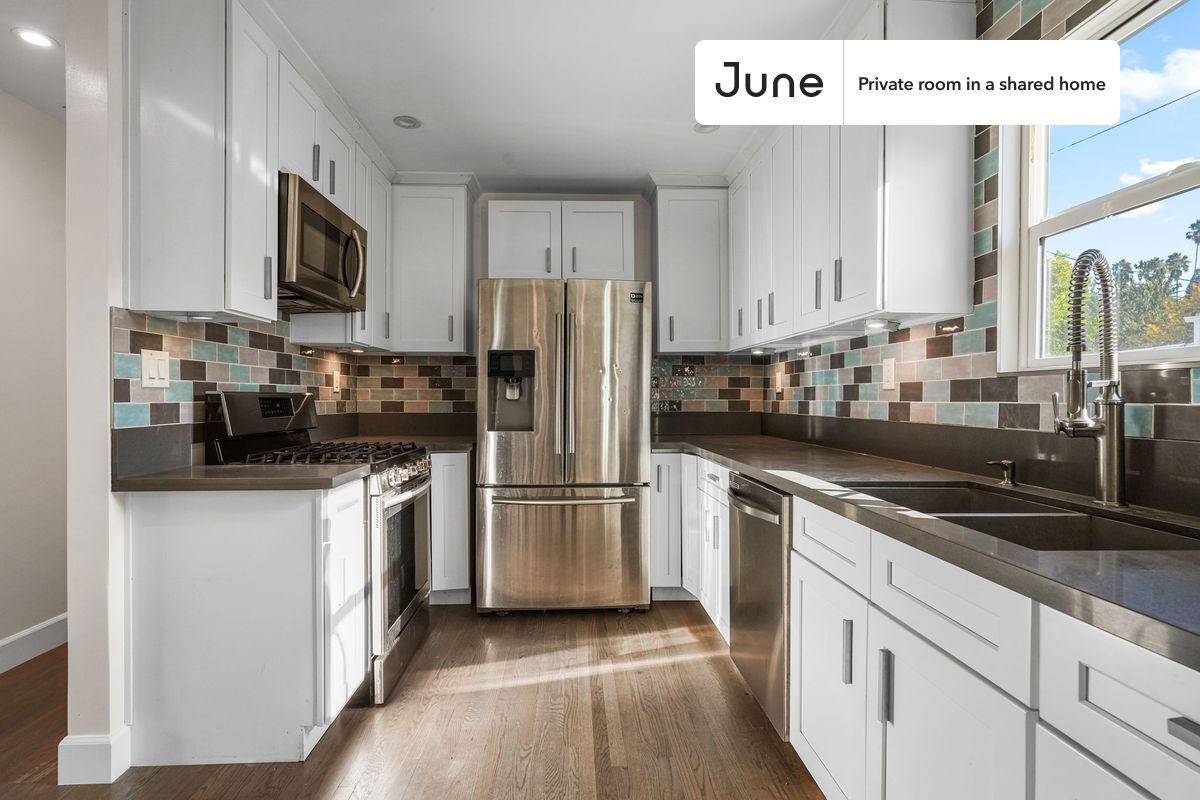 Building Photo - Room in Shared 4 bed/2 bath home