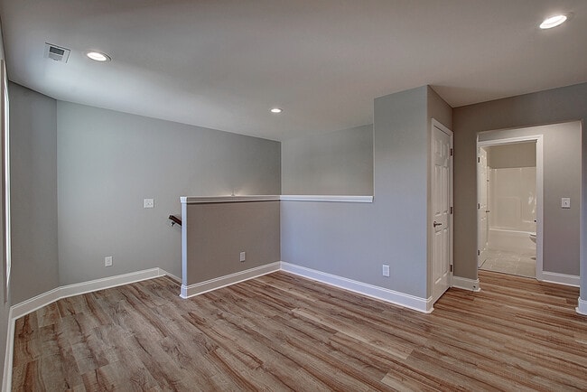 Building Photo - 330 Pauline Ingle Dr