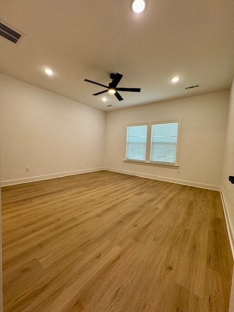 Building Photo - 5 Stoneleigh Ln