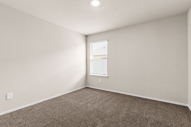 Building Photo - 2345 Merganser Dr
