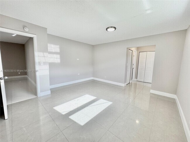 Building Photo - 4905 Harrison St