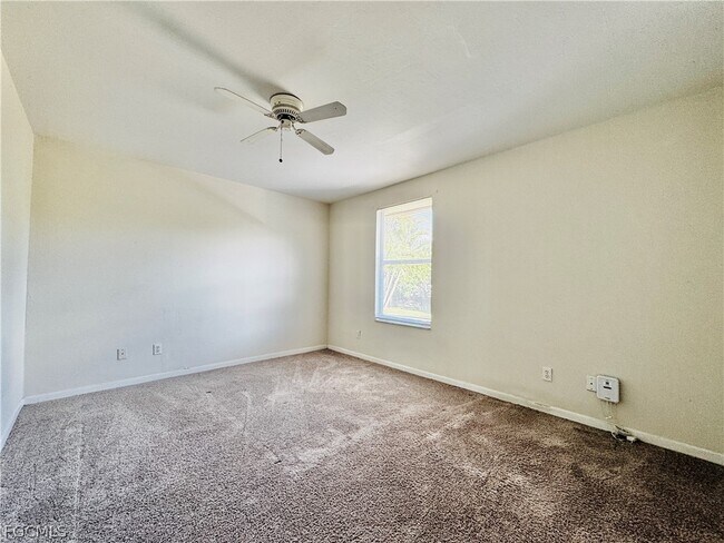 Building Photo - 19045 Holly Rd