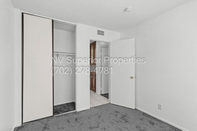 Building Photo - SW!! Spring Valley!! Single Story!!! Covered Patio!!! Fire Place!! Pet Friendly!!! Community Park...