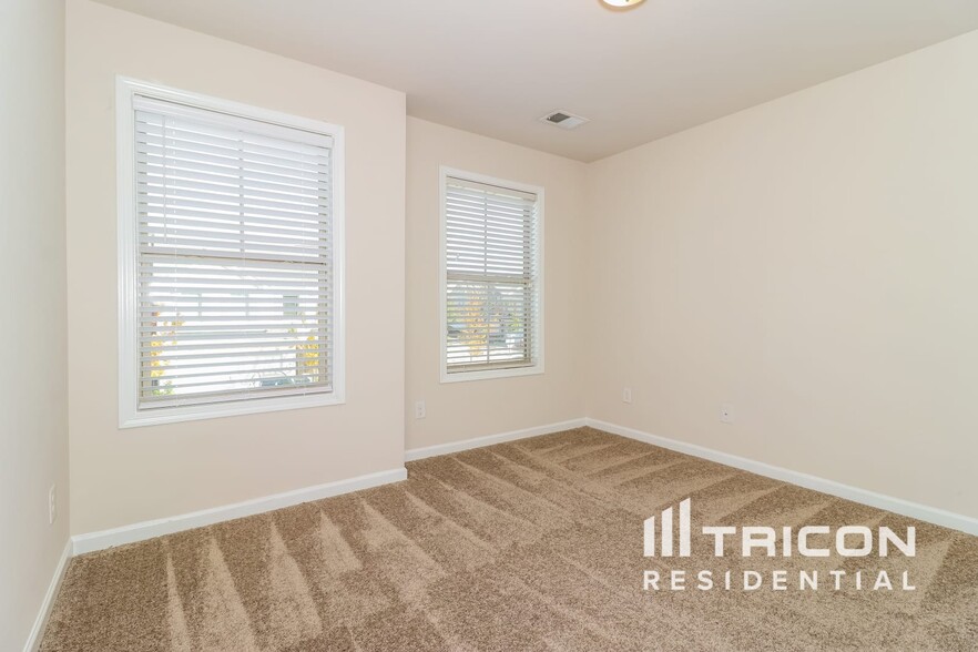Building Photo - 476 Trickum Pond Ln