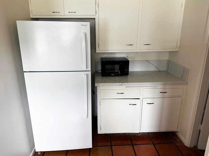 Unit B - Kitchen - 6624 Pasado Rd