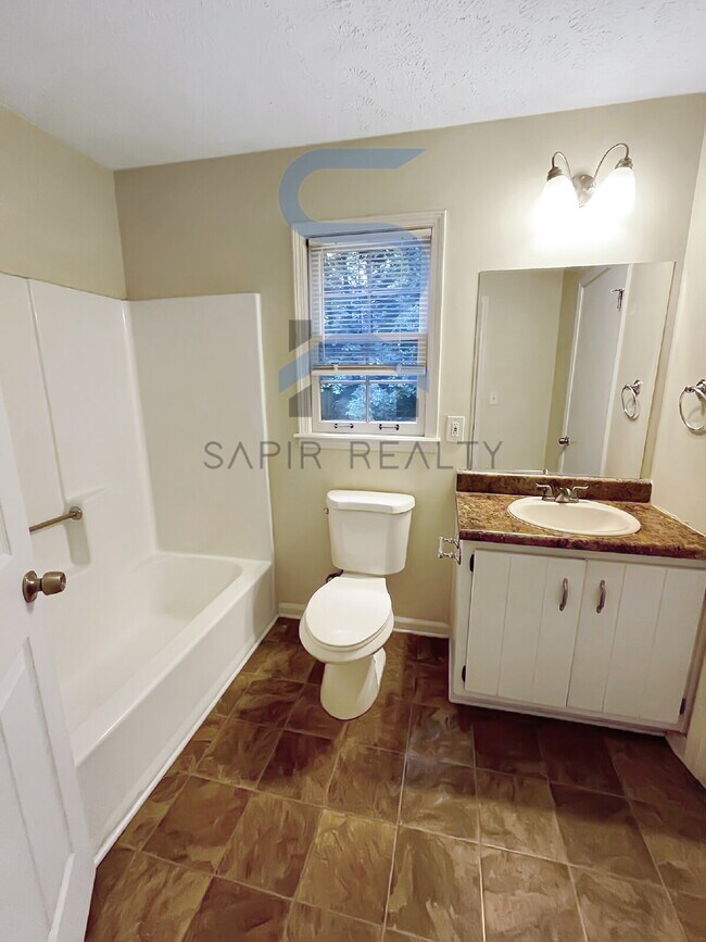 Building Photo - 4125 Maple Ferry Dr