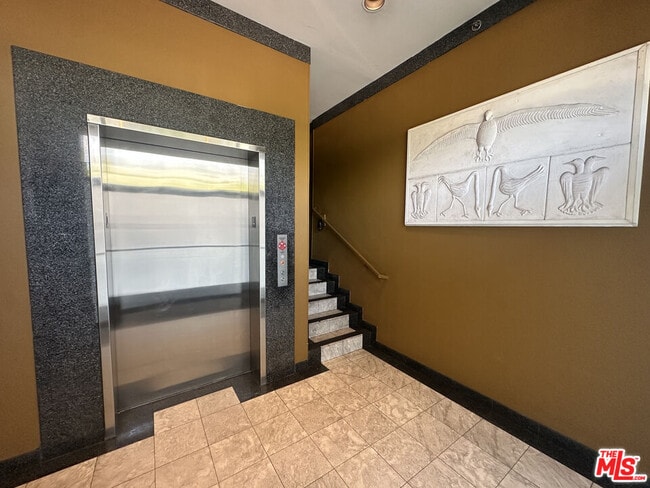 Building Photo - 8614 Burton Wy