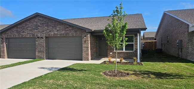 Building Photo - 528 NW 68th Ave