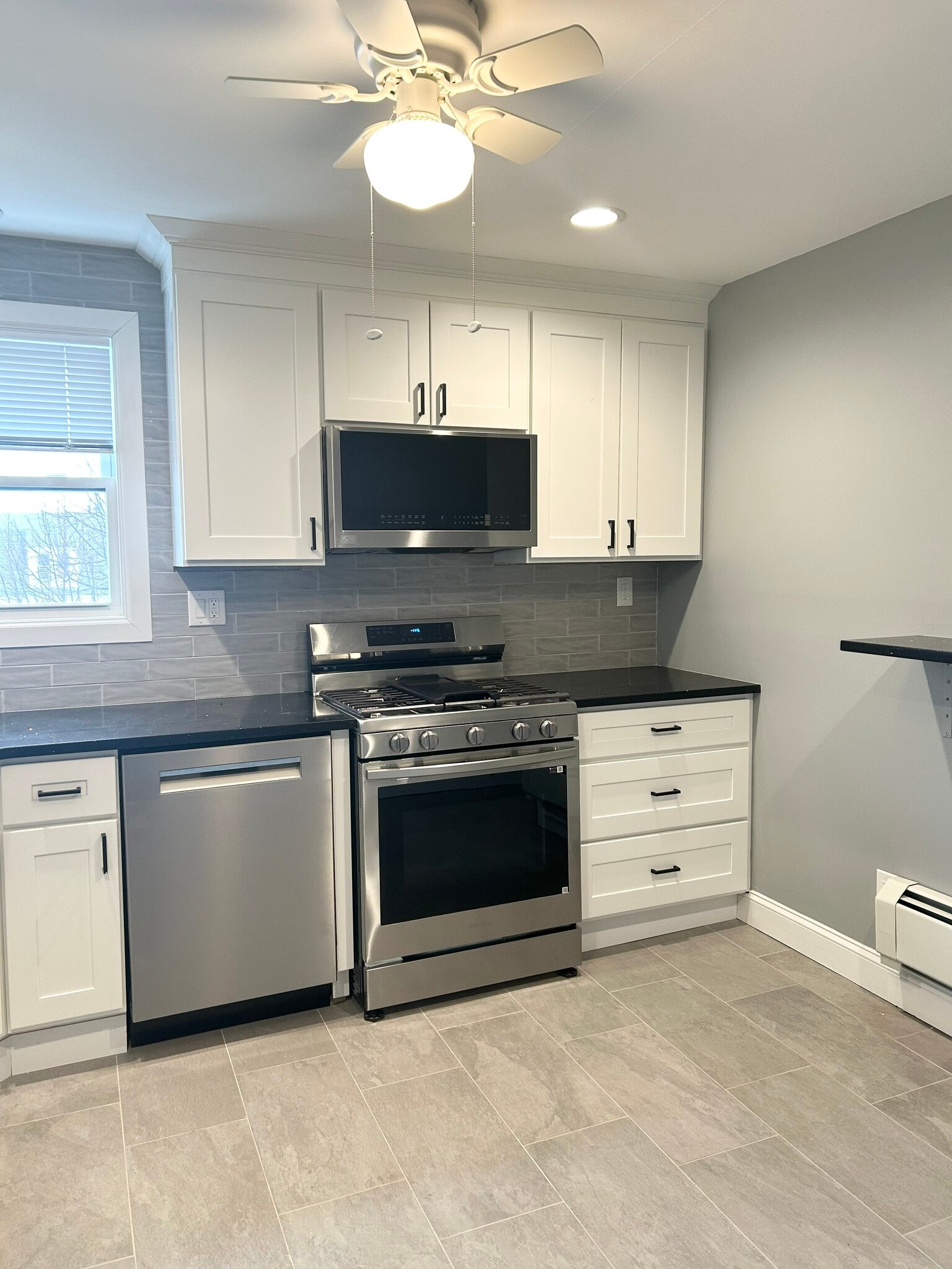 Kitchen - 10 Devon Ter