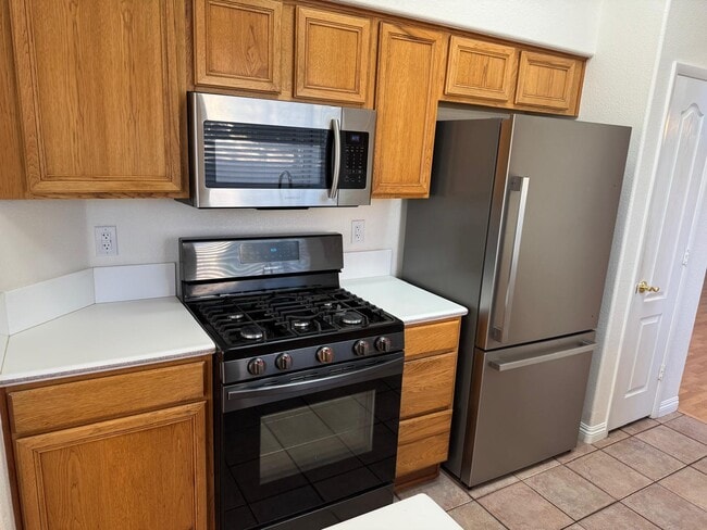 Building Photo - 8800 Crescent Ridge Ln