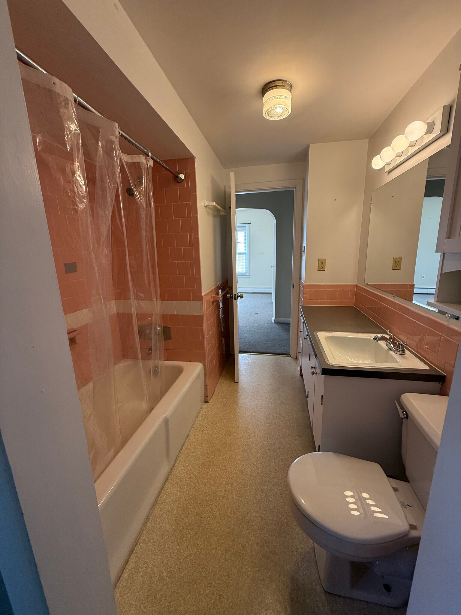 Building Photo - 207 Front St