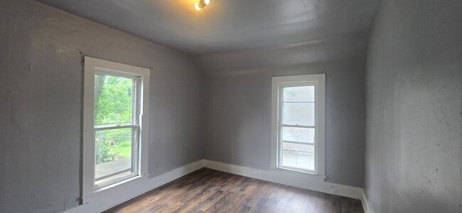 Building Photo - 461 E Garfield Ave