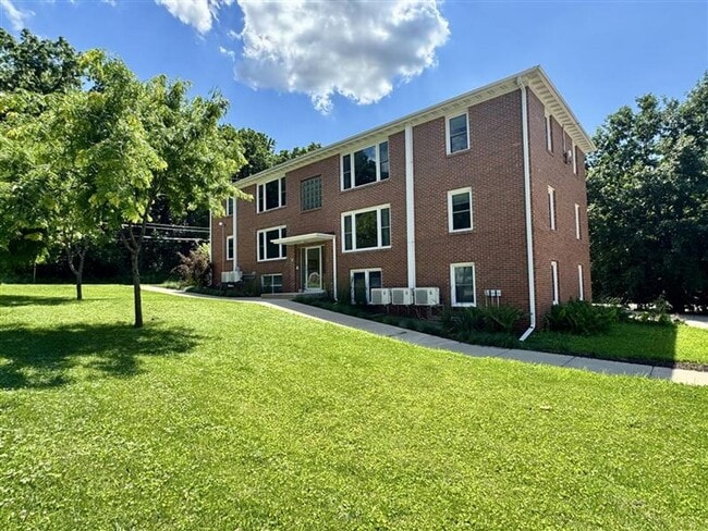 Building Photo - 3118 Harvey St